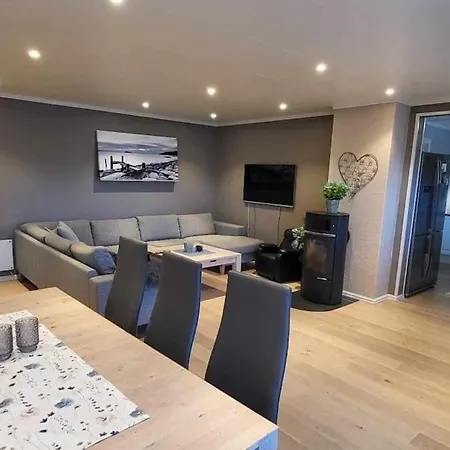 Апартаменты House With A Great View! Skjervoy
