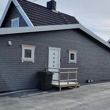 House With A Great View! 아파트 Skjervoy